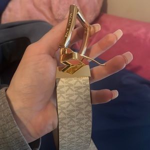 Michael Kors reversible belt